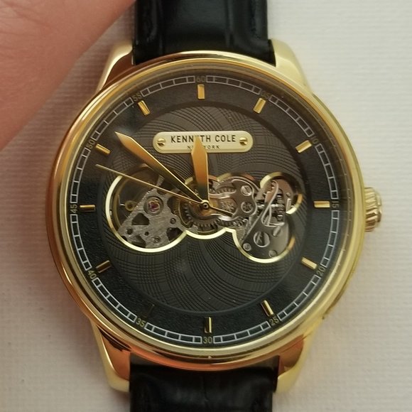 Kenneth Cole Wristwatch - Picture 1 of 5